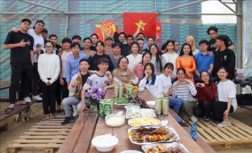 在以色列南部的越南实习生共迎新春佳节