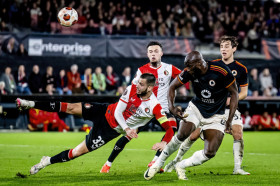 Lukaku giúp Roma nắm lợi thế ở Europa League