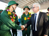 Over 1,900 outstanding youngsters in Binh Duong enthusiastically join the army