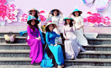 Female teachers and students are beautiful in Ao Dai