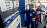 Giá xăng, dầu cùng giảm