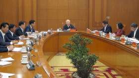 越共中央总书记阮富仲主持召开越共十四大人事小组会议