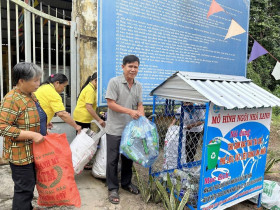 "Green House" spreads love...
