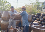 Clay jars create new Vietnamese record