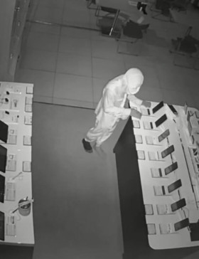 Bắt nhóm trộm lấy cắp tài sản tại cửa hàng điện máy