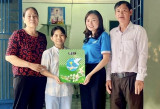 Hội LHPN thị trấn Tân Thành (huyện Bắc Tân Uyên): Trao công trình “Sửa chữa mái ấm tình thương”