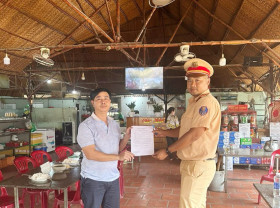 TP.Tân Uyên: Nhiều nhà hàng ký cam kết nhắc nhở khách hàng “đã uống rượu bia không lái xe”