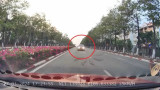 Phạt “nguội” tài xế lái ô tô con đi ngược chiều đường gây bức xúc trên mạng xã hội