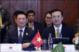 Vietnam joins ASEAN meetings with financial, monetary partners