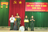 TP.Thuận An: Thăm chiến sĩ mới đang tham gia huấn luyện
