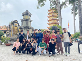 Cổ phục Việt hút giới trẻ