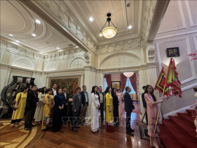 Vietnamese abroad commemorate Hung Kings