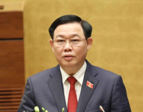 越共中央委员会同意王廷惠同志辞去各职务