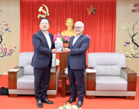 省领导会见韩国大田市市长