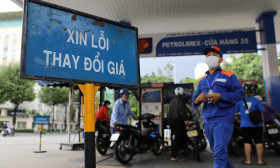 Giá xăng RON 95-III tăng 40 đồng