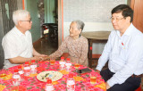 Đoàn đại biểu Quốc hội tỉnh thăm Mẹ Việt Nam anh hùng ở xã Thạnh Hội, TP.Tân Uyên