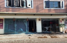 Xác minh, làm rõ vụ nhóm người bịt mặt đập phá một nhà hàng tại khu dân cư Việt Sing