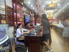 Giá vàng SJC đạt mốc 92 triệu đồng/lượng, tăng mạnh do tâm lý ‘đầu cơ’?