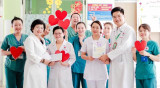 TP.Thuận An: Thăm, tặng quà cho điều dưỡng, hộ sinh, kỹ thuật viên