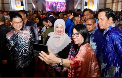 Malaysia promotes applying technology in education