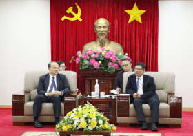 Singapore Consul General in HCM city speaks highly of Binh Duong's investment environment