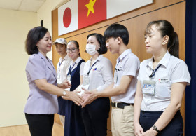 省代表团走访慰问困难劳动者