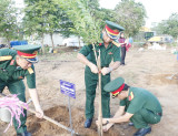 Ra quân thực hiện công trình “Vườn cây đại đoàn kết”