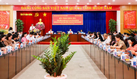 加强女性干部参加党委