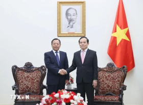 越中两国分享民族政策制定工作的经验