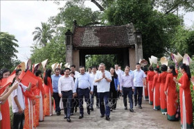 越南国家主席苏林：家庭是民族长存的坚实基础