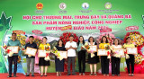Huyện Phú Giáo: Doanh nghiệp ký kết hợp tác tại hội chợ sản phẩm nông nghiệp, công nghiệp