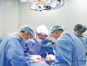 Người phụ nữ có khối u nang thận nặng gần 6kg chỉ sau một năm uống thuốc nam