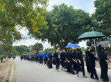 Dòng người xếp hàng dài vào viếng Tổng Bí thư Nguyễn Phú Trọng tại làng Lại Đà
