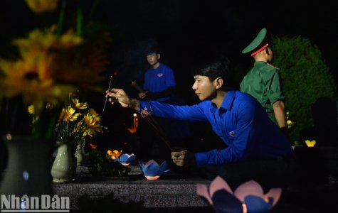 Tuổi trẻ cả nước thắp nến tri ân các anh hùng liệt sĩ và Tổng Bí thư Nguyễn Phú Trọng