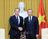 国家主席苏林会见专程来越南对阮富仲总书记逝世表示哀悼的美国国务卿