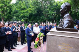 PM pays tribute to President Ho Chi Minh in New Delhi