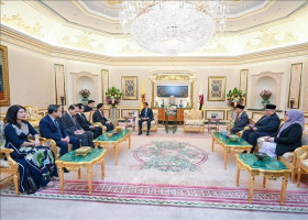 越南国会副主席阮克定会见文莱国王和文莱立法会议长