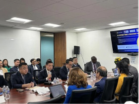 Vietnam, US seek cooperation opportunities in energy, manufacturing, insurance, finance