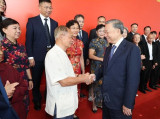 Top Vietnamese leader meets with Chinese representatives of friendship organisations, scholars