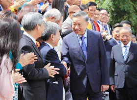 党和国家一直以来对越南企业给予特别的关注