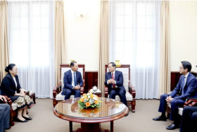 Deputy PM welcomes Lao Deputy Minister of Foreign Affairs