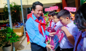 Tiếp sức cho con em thanh niên công nhân đầu năm học mới