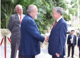 Vietnamese top leader meets with Cuban Prime Minister