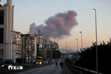 Israel tiến hành các cuộc không kích vào cả Hezbollah ở Liban và Houthi ở Yemen