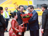 PM arrives in Laos for 44th, 45th ASEAN Summits