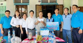 VSIP Trade Union supports house repair costs for 2 union members