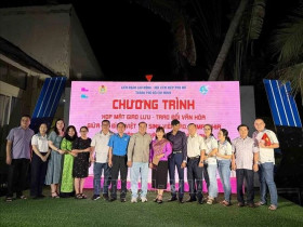 老挝和柬埔寨留学生在越南各家庭中感到温暖