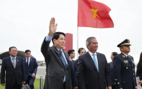 国家主席梁强抵达利马 开始访问秘鲁并出席APEC领导人会议周之行