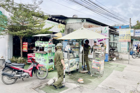 Lập lại trật tự đô thị trước cổng trường