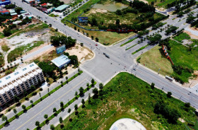 Forstering a logistics center with regional connection
